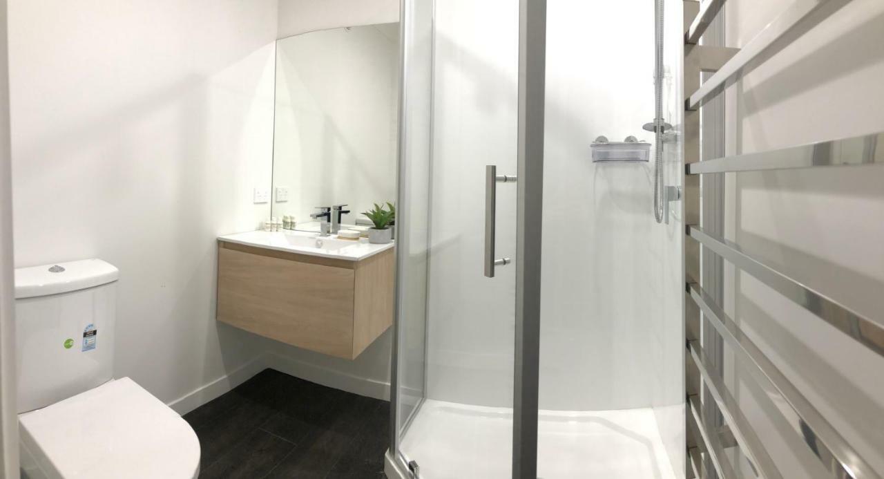 Central Park Gemini Apartments Hamilton Bagian luar foto